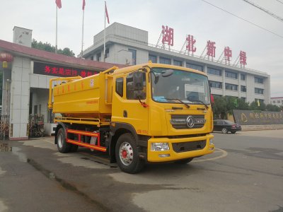 東風D9    清洗吸汙車