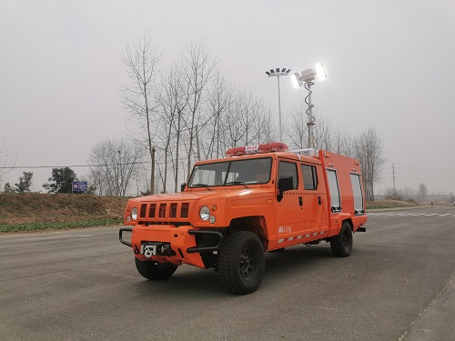 北汽四驅  遠程（chéng）供水消防車